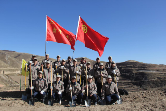 有一種奉獻(xiàn)叫“五四精神”，有一種擔(dān)當(dāng)叫“青年突擊隊(duì)”
